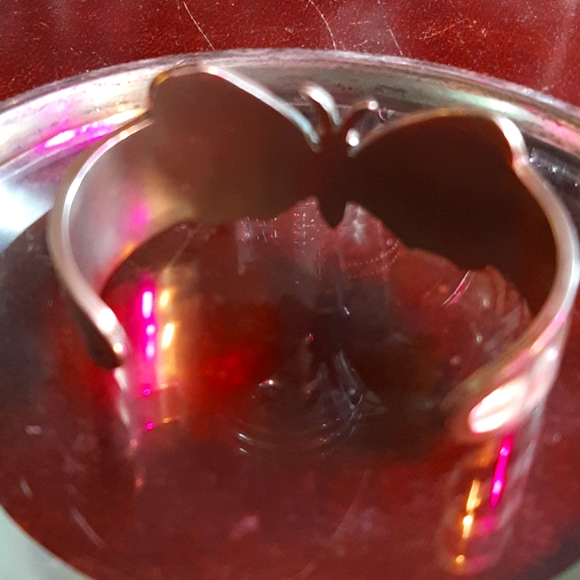 Vintage unmarked butterfly cuff bracelet - Picture 2 of 3